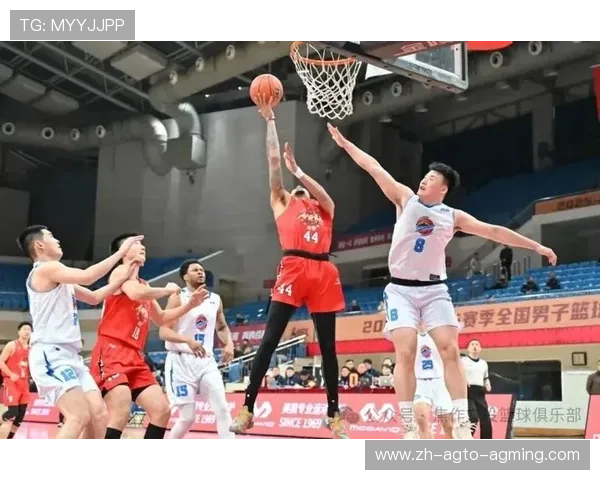 足球队员在CBA看球视频：两项运动迷的共鸣时刻